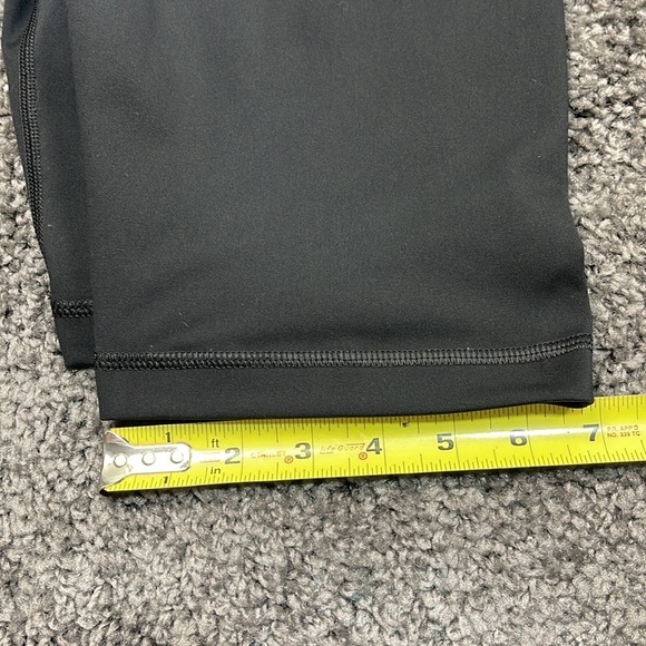 Victoria’s Secret on point live stretch black biker shorts women’s size S or M? - Picture 8 of 10